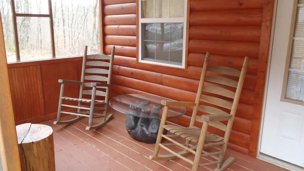 Gas Fireplace, Firepit, And Cedar Adirondack Chair Spencer Exterior foto