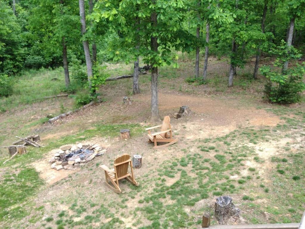 Gas Fireplace, Firepit, And Cedar Adirondack Chair Spencer Exterior foto