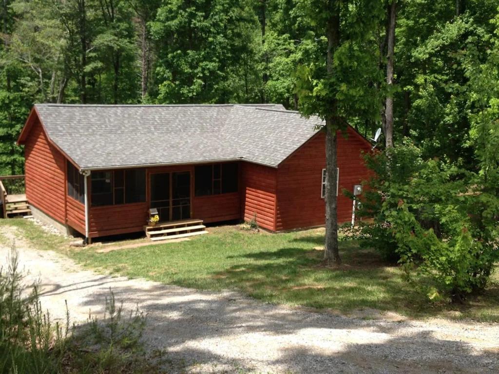 Gas Fireplace, Firepit, And Cedar Adirondack Chair Spencer Exterior foto